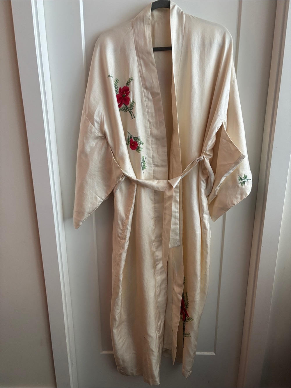 HANDMADE UNBRANDED SZ XL (estimated) Floral Embroidered Kimono Robe With Tie
